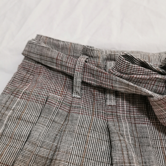 RW & Co belted high waisted shorts - Picture 3 of 8